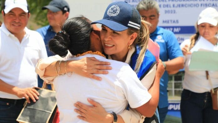 Más comunidades serán beneficiadas con “piso firme y techo seguro” este 2023