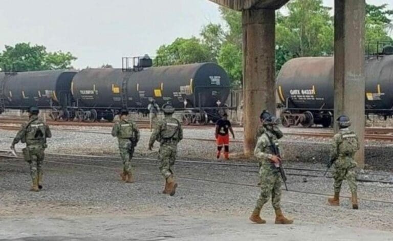 Grupo México analiza las posibles acciones legales que tomaría tras la orden del gobierno de darle Ferrosur a la Marina.