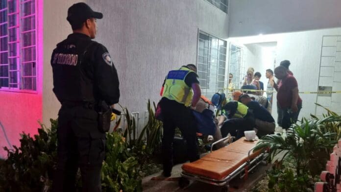 Cae niña de cuarto piso en Playa del Carmen, estaba con su novio de 17 años