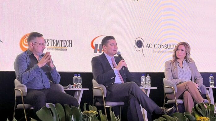 Lili Campos participa en Congreso Internacional