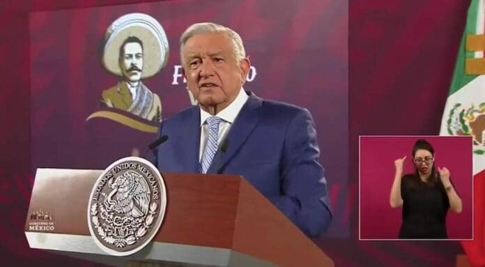 AMLO defendió al titular de la Sedena, y dijo que es una persona honesta e incorruptible, y por eso es atacado.