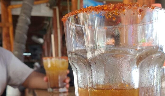 Restaurantes y sports bars de Cancún y otros destinos confían en que llegue mucha gente a ver los partidos de la Liguilla.