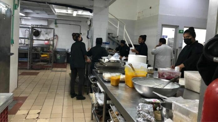 Pese a múltiples ferias de empleo, no se cubren vacantes en Playa del Carmen