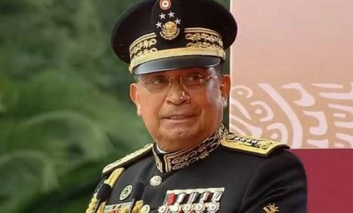 Una investigación dio a conocer que el titular de la Sedena le adquirió un departamento de lujo a una proveedora del Ejército.