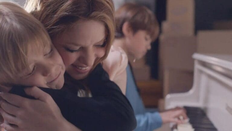Shakira lanza el video oficial de “Acróstico”: sus hijos, Milan y Sasha, tienen una participación especial