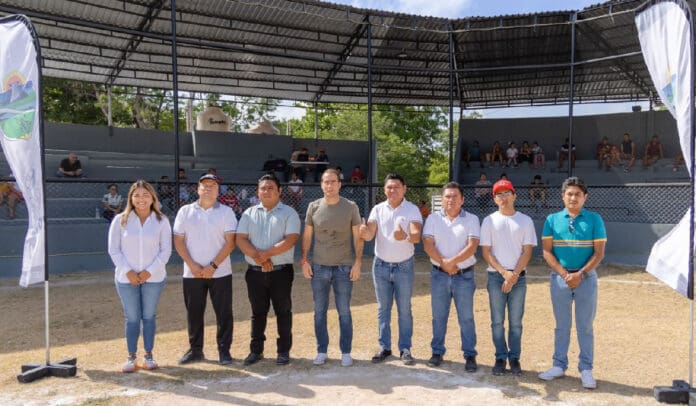 Diego Castañón entrega obra altruista que mejora la infraestructura deportiva en Tulum