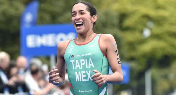Rosa Tapia gana medalla de plata en la Serie Mundial de Triatlón en Japón