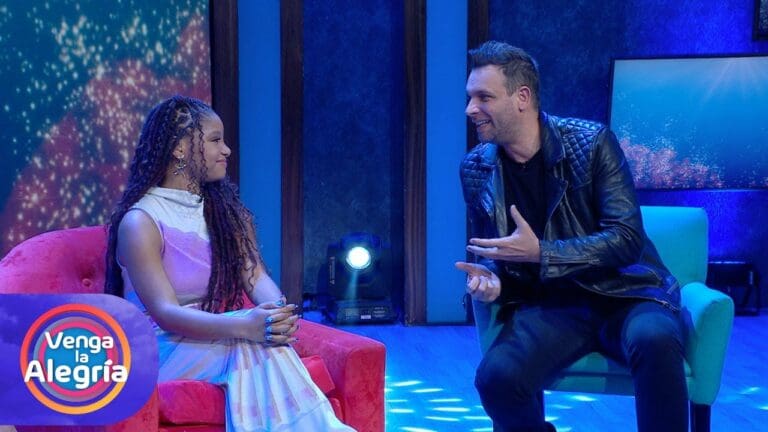 “Te juro que ni nos fijamos en tu color de piel”, le dice conductor a La Sirenita