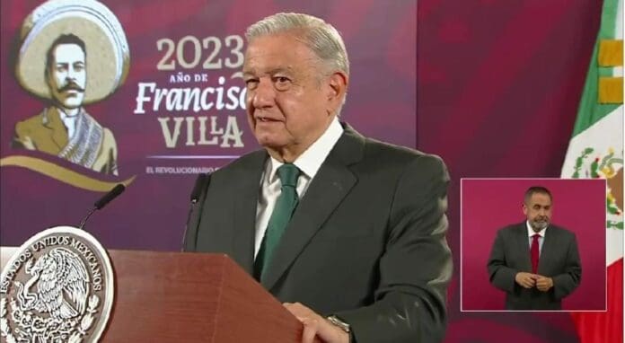AMLO respondió a los señalamientos y comentarios racistas de Estados Unidos, los cuales calificó como canalladas.