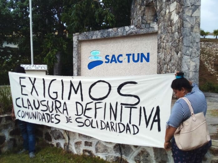 Protestan afuera de Sactun, antes Calica, para exigir cierre definitivo y resarcimiento ambiental