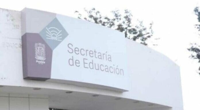 Las autoridades supuestamente ya indagan el nuevo caso de menores intoxicados ocurrido en una secundaria de Puebla.