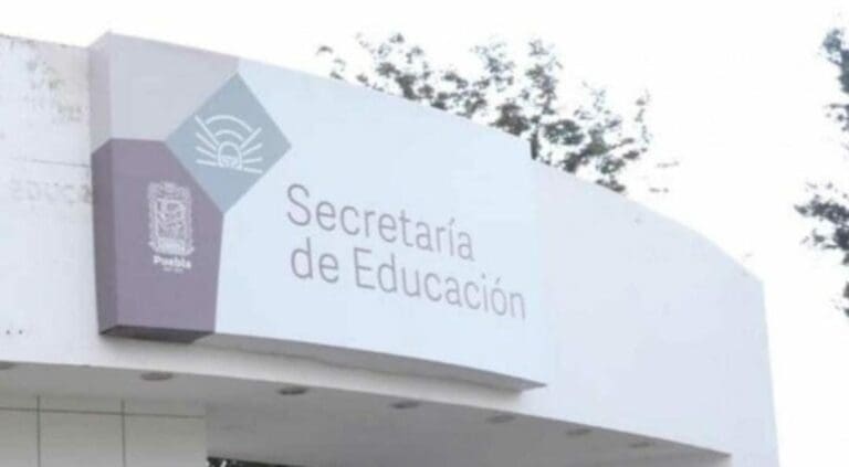 Las autoridades supuestamente ya indagan el nuevo caso de menores intoxicados ocurrido en una secundaria de Puebla.