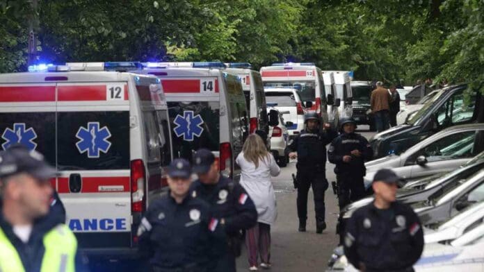 Tiroteo en escuela de Serbia deja un guardia y 8 alumnos muertos