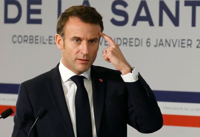 Macron pidió a los padres que “no dejen” protestar a sus hijos