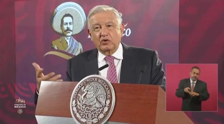 AMLO lamentó el asesinato de Hipólito Mora, pero dijo que el crimen es un remanente de la violencia que se vivía antes.