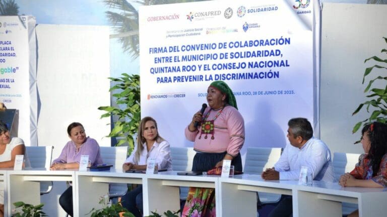 Firman convenio para erradicar la discriminación en Solidaridad