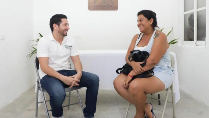 Se mantiene Renán Sánchez fiel a su compromiso de escuchar y atender las necesidades de los cozumeleños