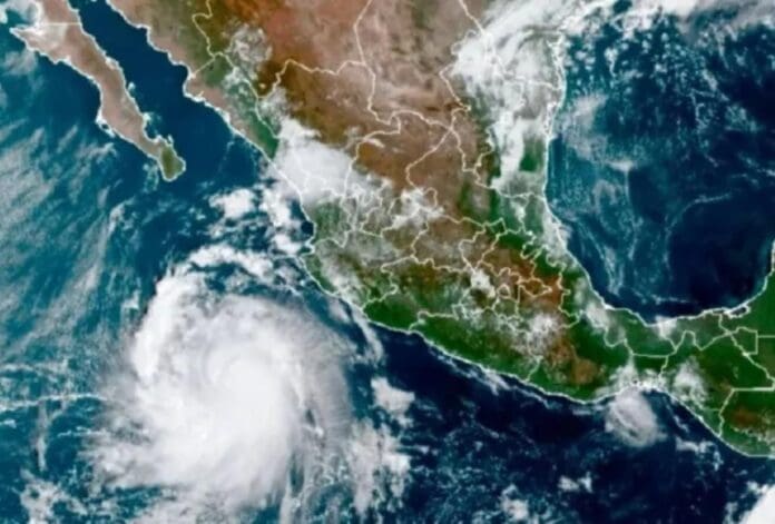 'Adrián' se fortalece a y avanza a huracán categoría 1