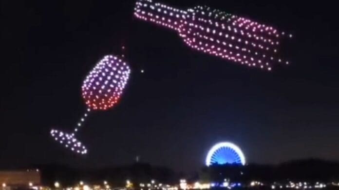 VIDEO: Sorprende exhibición de drones en Festival del Vino en Francia