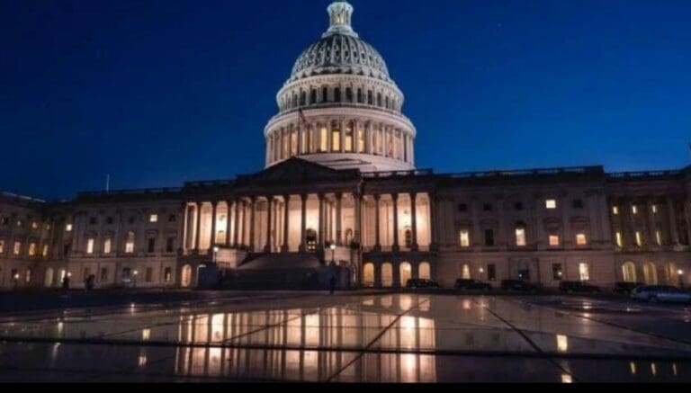 Senadores de Estados Unidos piden quitar visas a funcionarios mexicanos que apoyan al narco