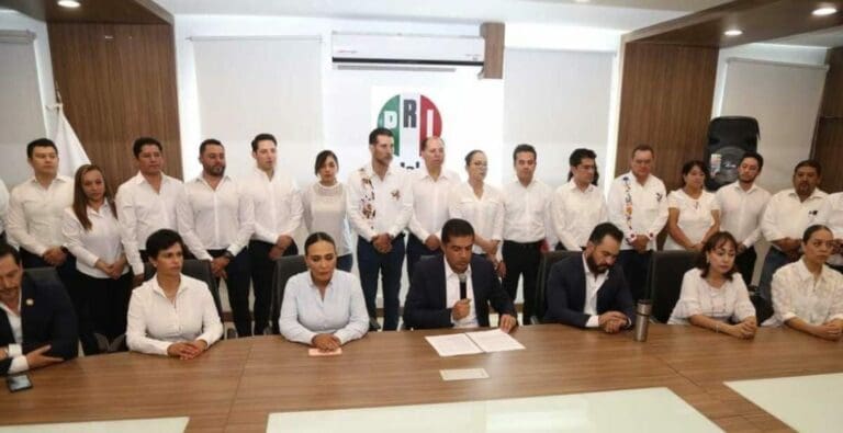 Luego de la renuncia de Omar Fayad, ahora fueron ocho diputados los que han decidido abandonar el PRI. Se quedó sin bancada.