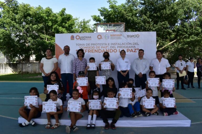 Sipinna y el Ieqroo toman protesta al Consejo de la Paz para el Combate del Acoso Escolar