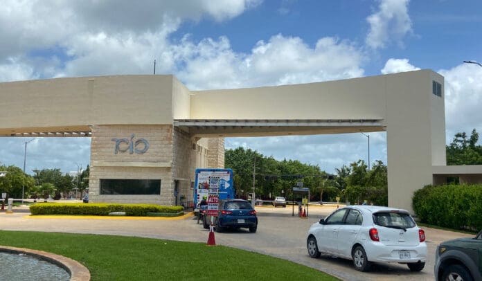 Mueren 3 integrantes de familia por inhalar gas en residencial de Cancún; hay una más en estado grave 