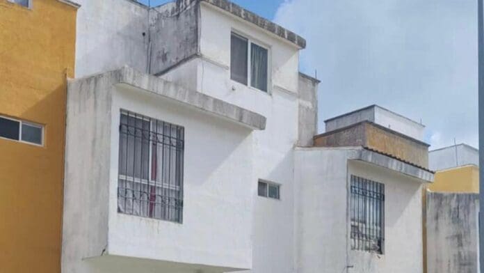 Liberan a migrantes retenidos en casa de Cancún