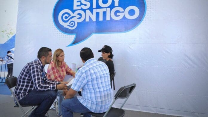 Lili Campos escuchó y resolvió peticiones ciudadanas en Mundo Hábitat