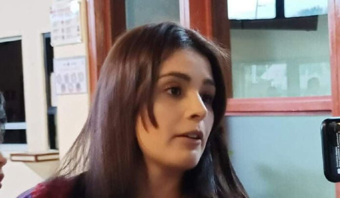 Pide licencia otra vez, la diputada del MAS