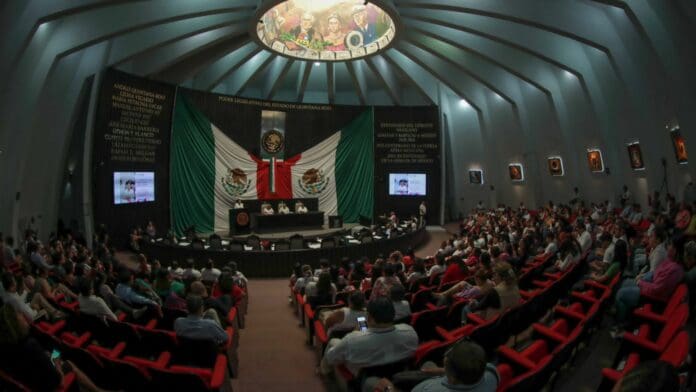 Baja productividad de diputados; trabajan más para las redes sociales: Observatorio Legislativo