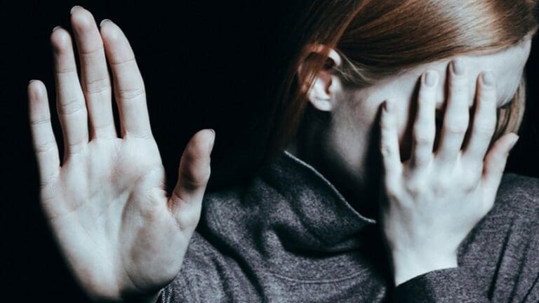 Un tercio de jóvenes alemanes aprueba dar cachetada “ocasional” a su pareja