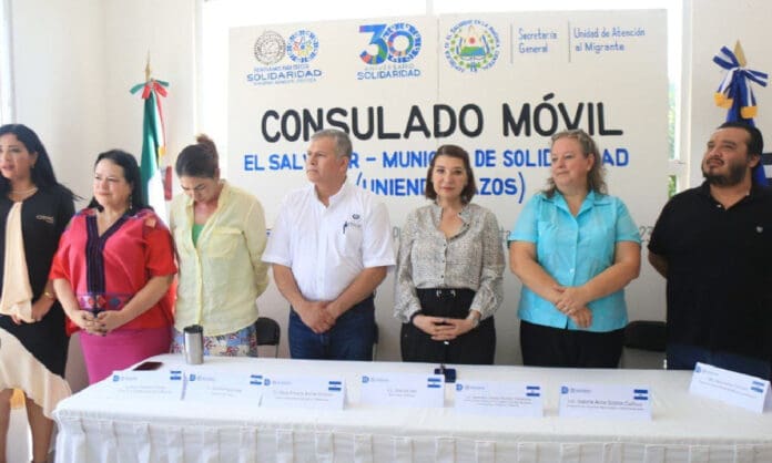 En apoyo a inmigrantes, Lili Campos impulsa un gobierno humanista