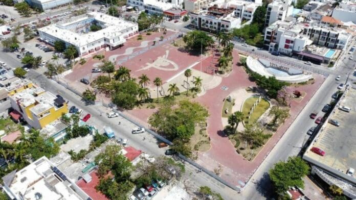 Remodelación de la Plaza 28 de julio de Playa del Carmen costará 45 millones de pesos