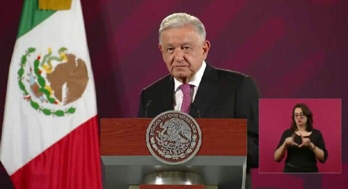AMLO reiteró que no va a interferir en el proceso interno de Morena para seleccionar al aspirante a la Presidencia.