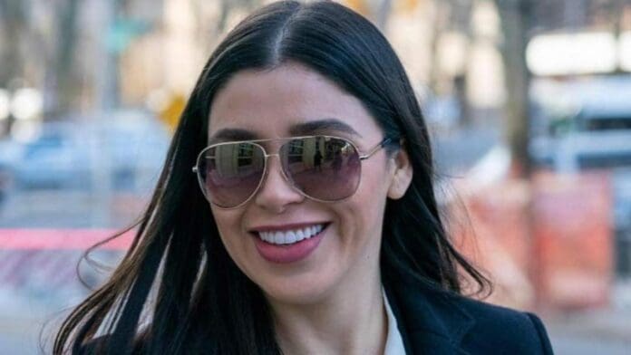 Sale de la cárcel Emma Coronel, esposa del 