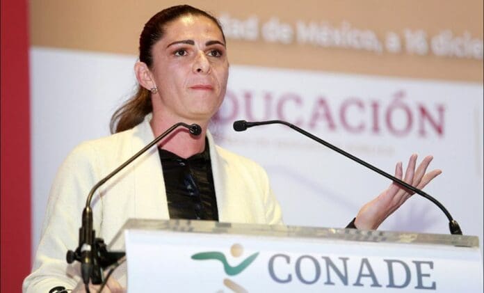 Juez ordena a Ana Guevara y Conade regresar becas a nadadoras