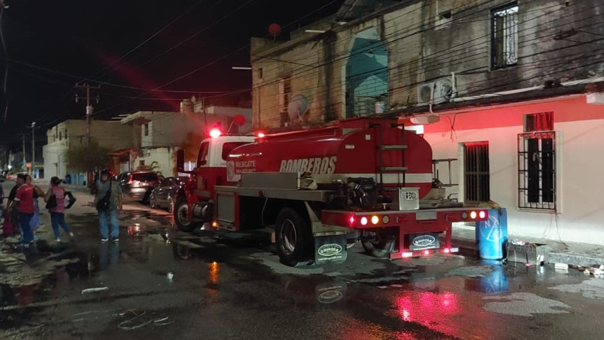 Se incendia departamento abandonado en Playa del Carmen