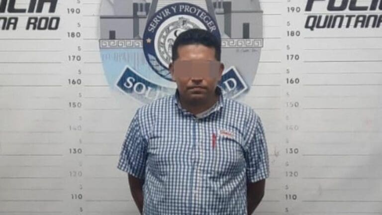 Detienen a sujeto con tarjeta de circulación apócrifa y placas sobrepuestas en Playa del Carmen