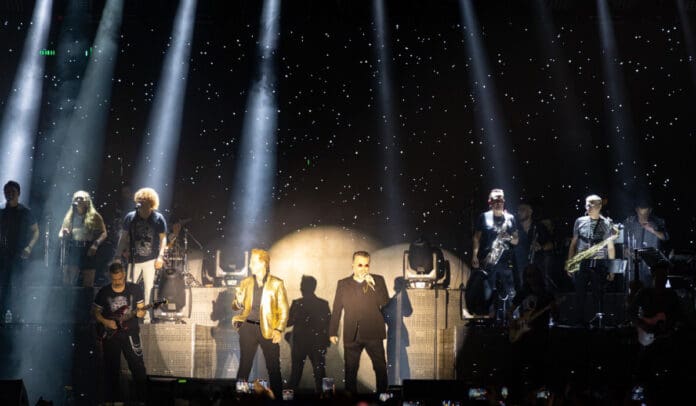 Cautivan Mijares y Emmanuel a miles durante el 30 aniversario de Solidaridad