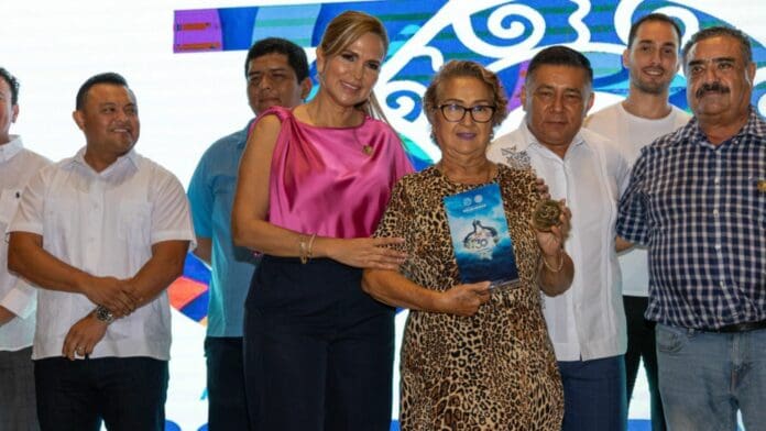 Lili Campos reconoce legado de fundadores