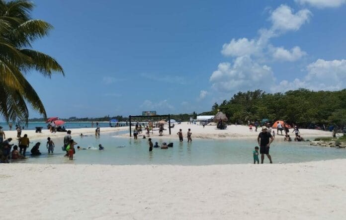 Luego de que fuera cerrado de manera preventiva a finales de abril, el cenote de Punta Esmeralda ha sido reabierto.