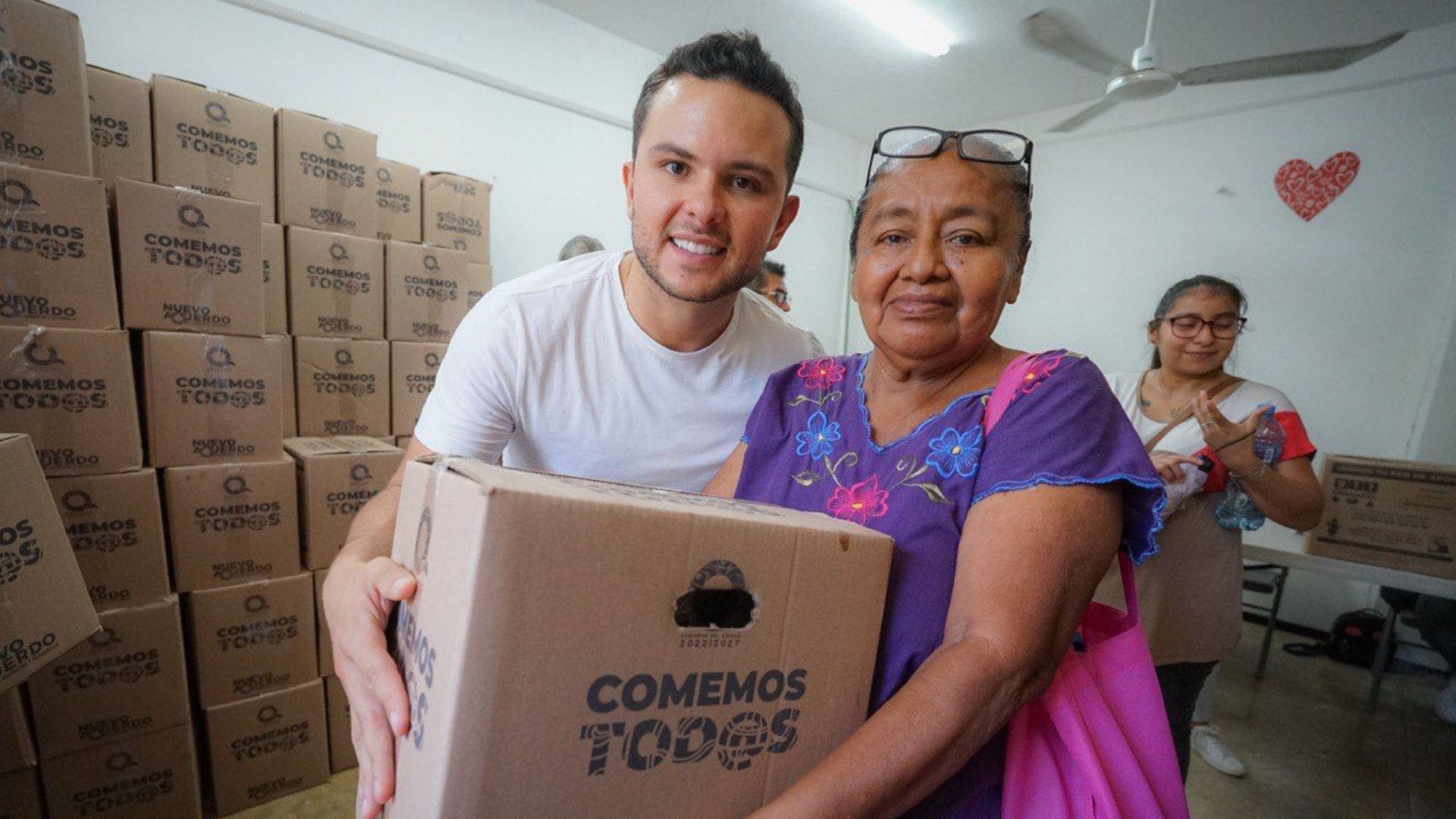 Da “Mujer es Vida” seguridad alimentaria a familias cancunenses y quintanarroenses: Pablo Bustamante