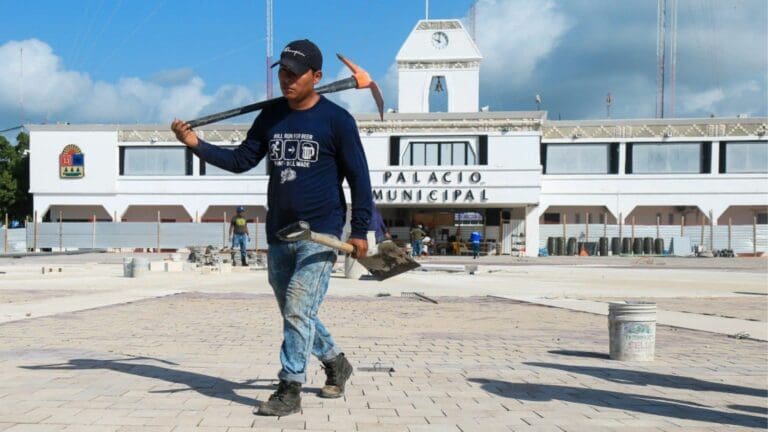Prevén inaugurar en 'el Grito' la nueva Plaza 28 de Julio de Playa del Carmen