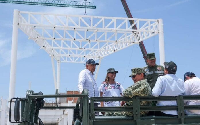 El presidente de la república y la gobernadora supervisaron de cerca los avances en las obras del aeropuerto de Tulum.