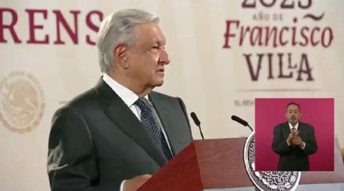 AMLO minimizó el derrame de petróleo de Pemex y prácticamente dijo que solo se trabaja de una 