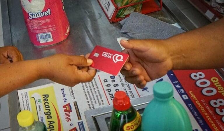 Hasta 10 funcionarios fueron dados de baja por estar inscritos en programas sociales: Contraloría Estatal