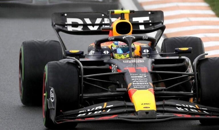 Accidentada carrera para el mexicano Sergio "Checo" érez, quien acabó en el cuarto puesto en el Gran Premio de Países Bajos.