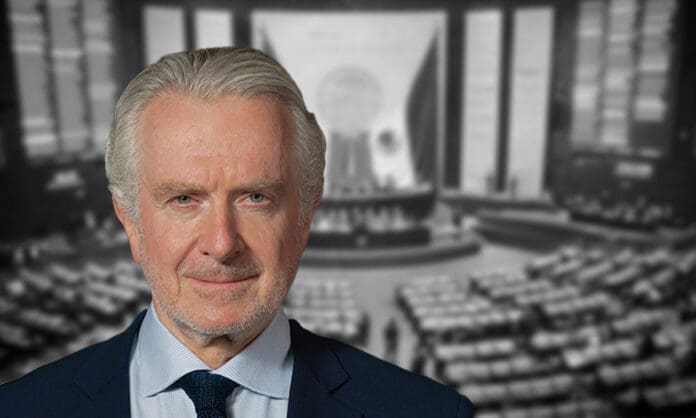 Santiago Creel se baja del proceso del Frente Amplio Opositor y declina a favor de Xóchitl Gálvez