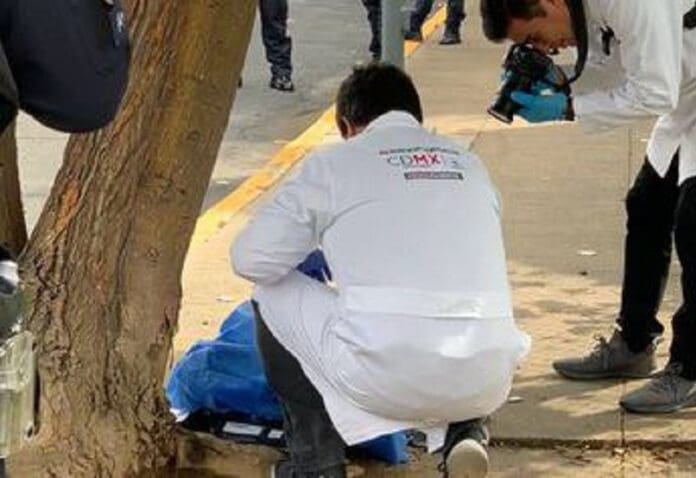 Bebé recién nacido es abandonado en una calle de Ciudad de México